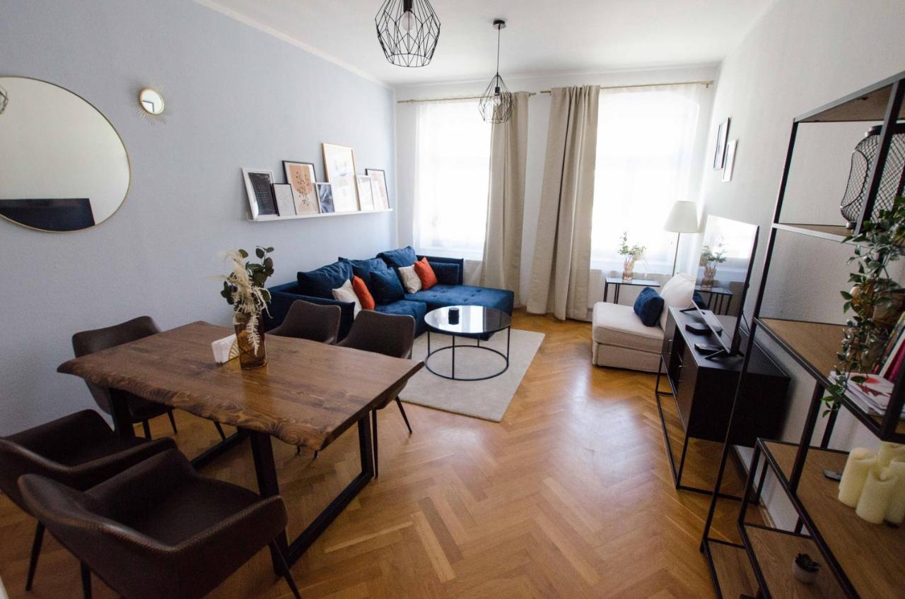 Casarina - Stilvoller Altbau In Zentraler Lage Apartment Dresden Bagian luar foto