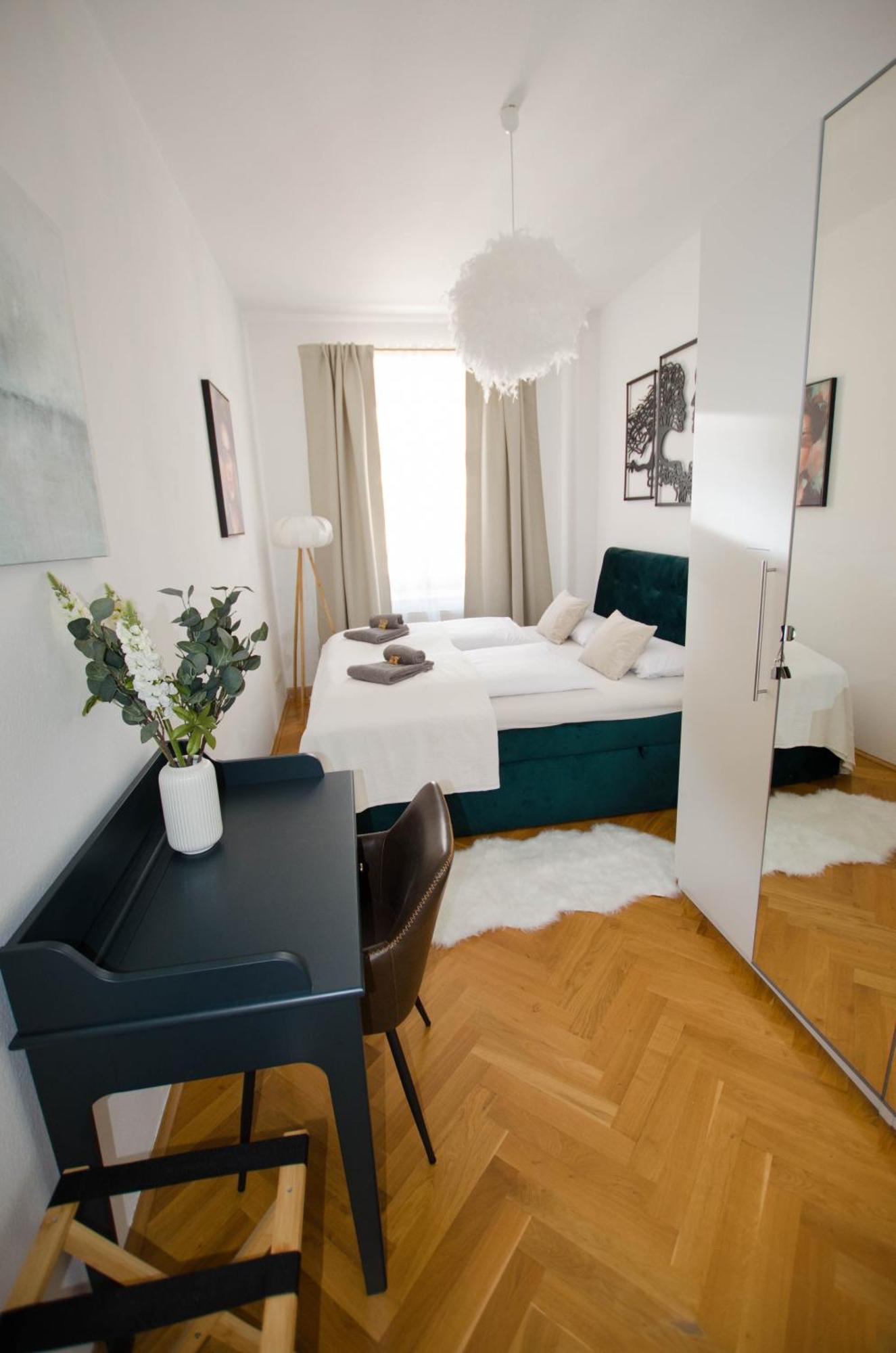 Casarina - Stilvoller Altbau In Zentraler Lage Apartment Dresden Bagian luar foto